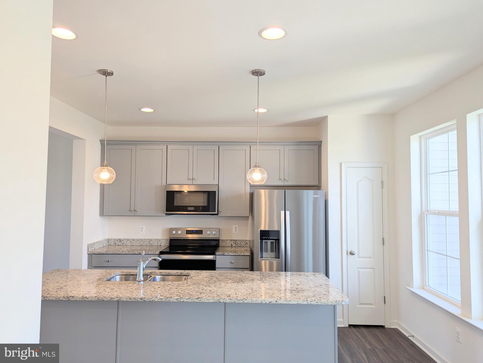 OVERLOOK AT RIVERSIDE TOWNHOMES - Residential