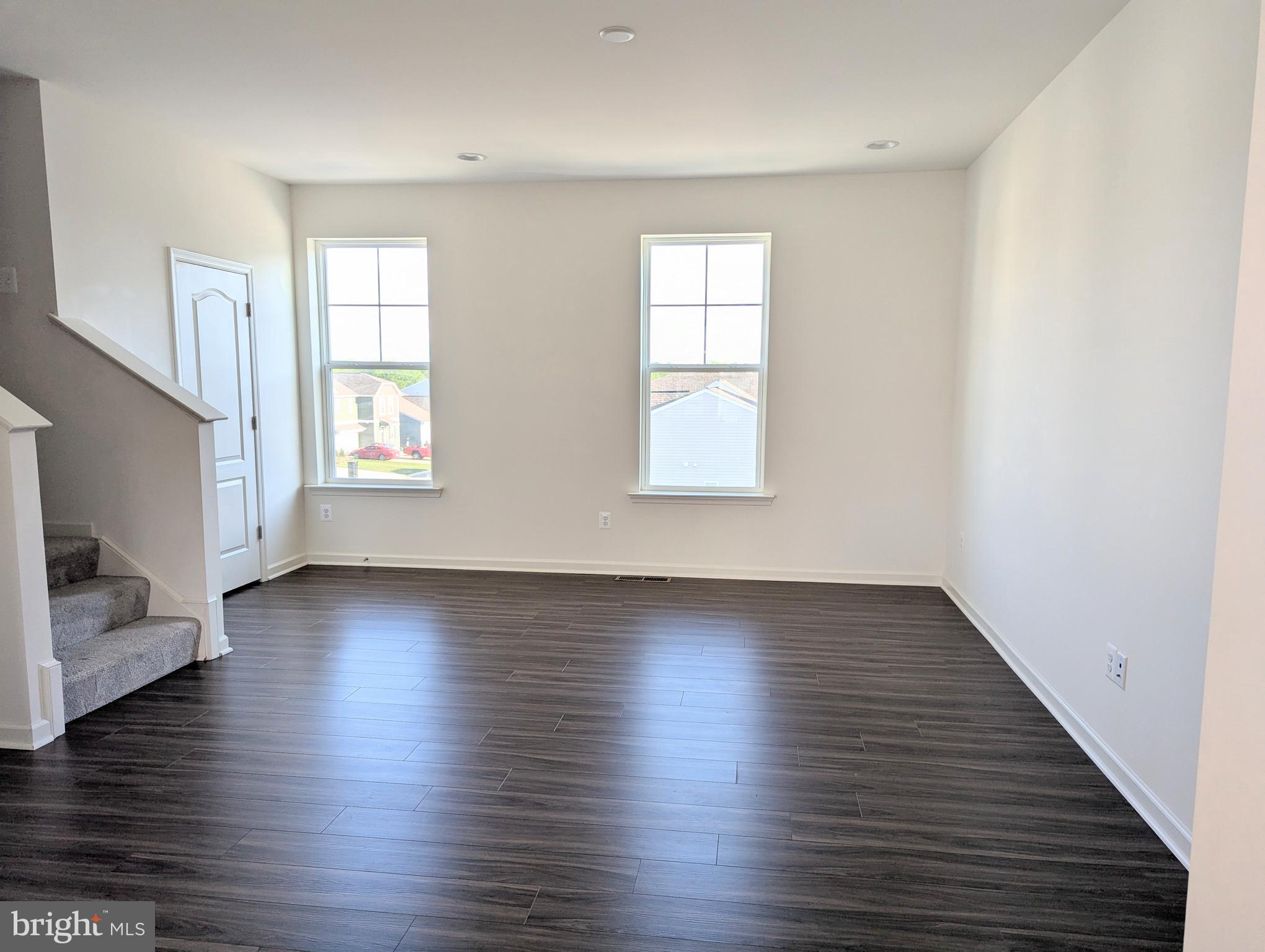 OVERLOOK AT RIVERSIDE TOWNHOMES - Residential