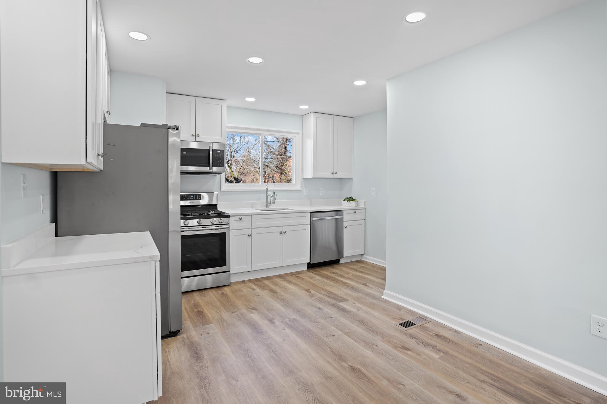 GLASSMANOR - Residential