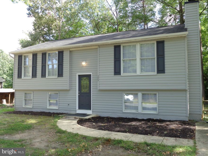 JUST MOVE IN & RELAX--EVERYTHING'S BEEN DONE FOR YOU! FROM THE GLEAMING NEW KITCHEN TO THE UPDATED BATHS & FLORRING, YOU'LL BE IMPRESSED! GATHER FOR A MEAL IN THE TRUE COUNTRY KITCHEN, WATCH THE GAME IN THE BIG FAMILY ROOM OR CATCH THE BREEZE ON THE BACK DECK...RELAX IN THE HOT TUB...ROMP THE SHADED BACK YARD...SEE THE VALUE FOR YOURSELF!