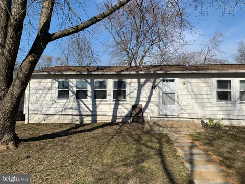 MLS: DENC2076142