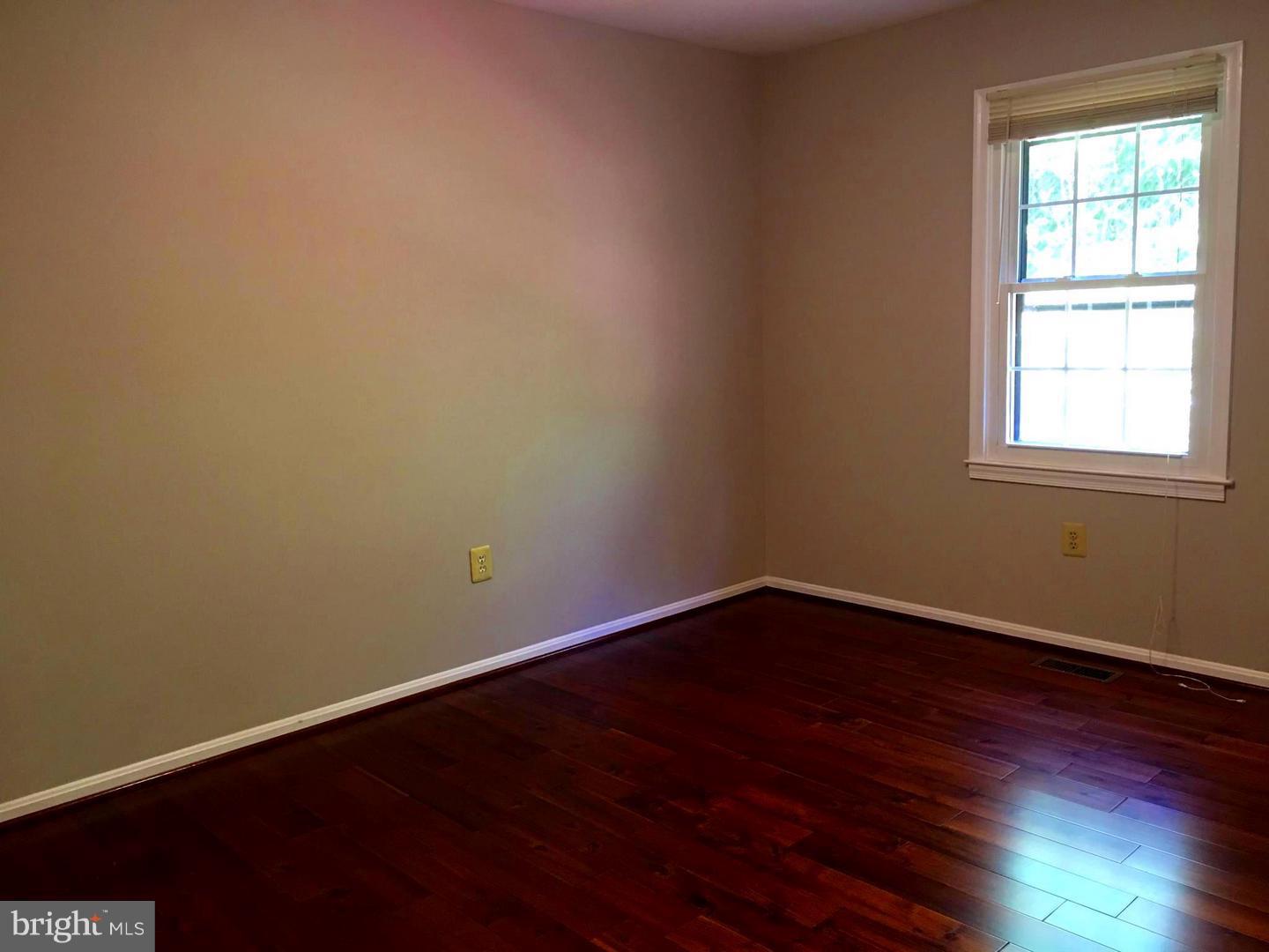 WASHINGTONIAN VILLAGE - Residential Lease