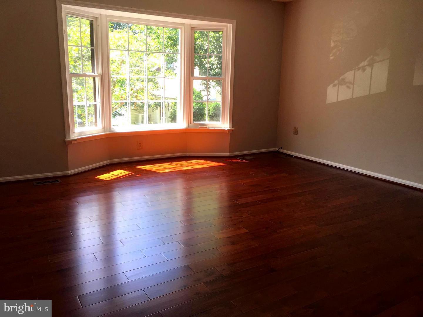 WASHINGTONIAN VILLAGE - Residential Lease