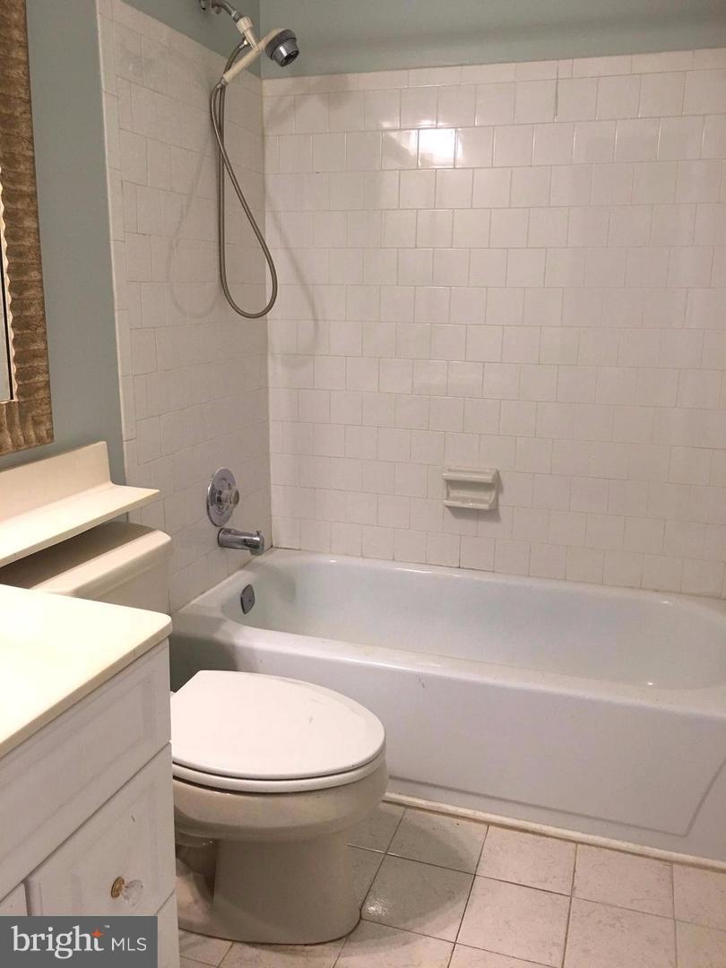 WASHINGTONIAN VILLAGE - Residential Lease