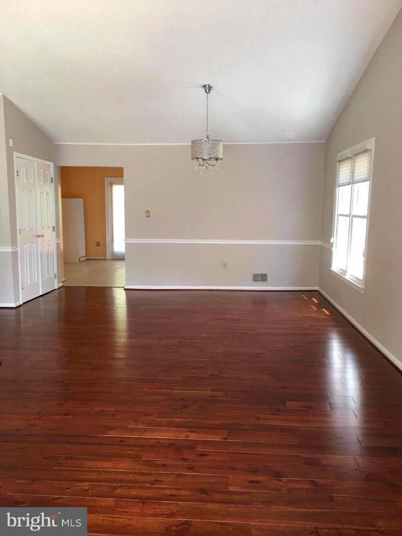 WASHINGTONIAN VILLAGE - Residential Lease