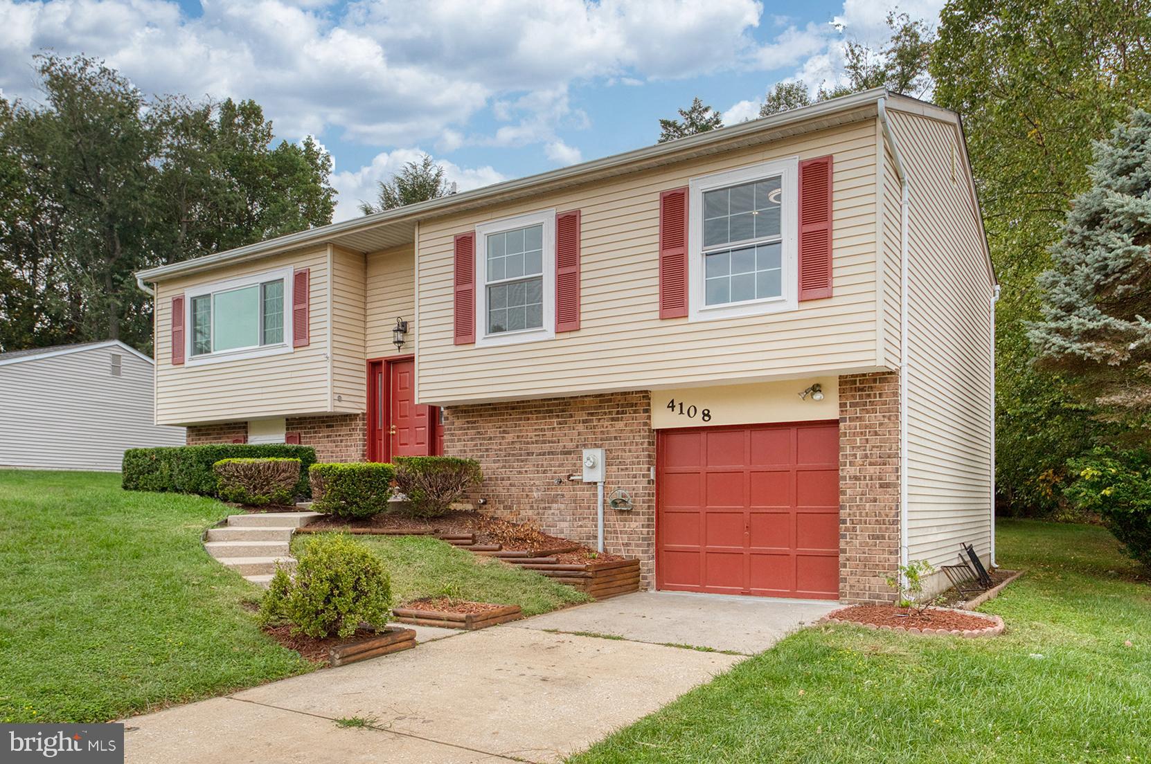 OLDE MILL ESTATES - Residential