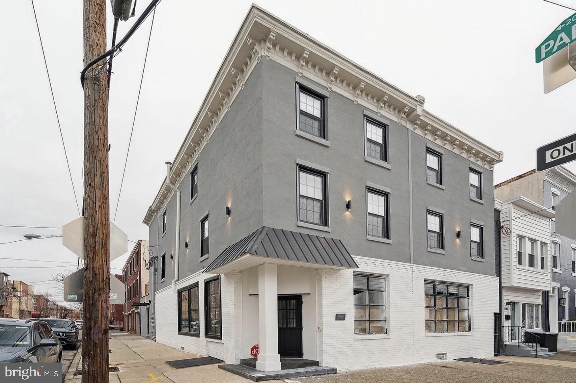 835 CORINTHIAN AVENUE