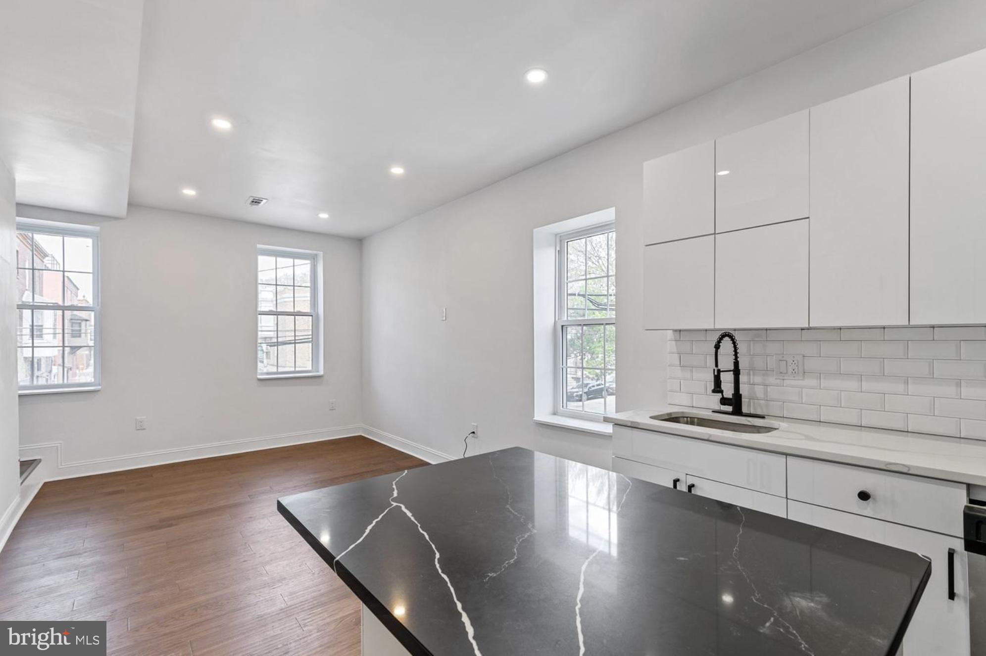 FAIRMOUNT - Commercial Sale
