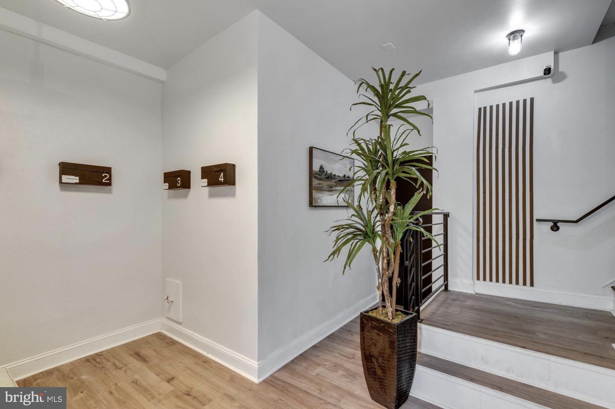 FAIRMOUNT - Commercial Sale