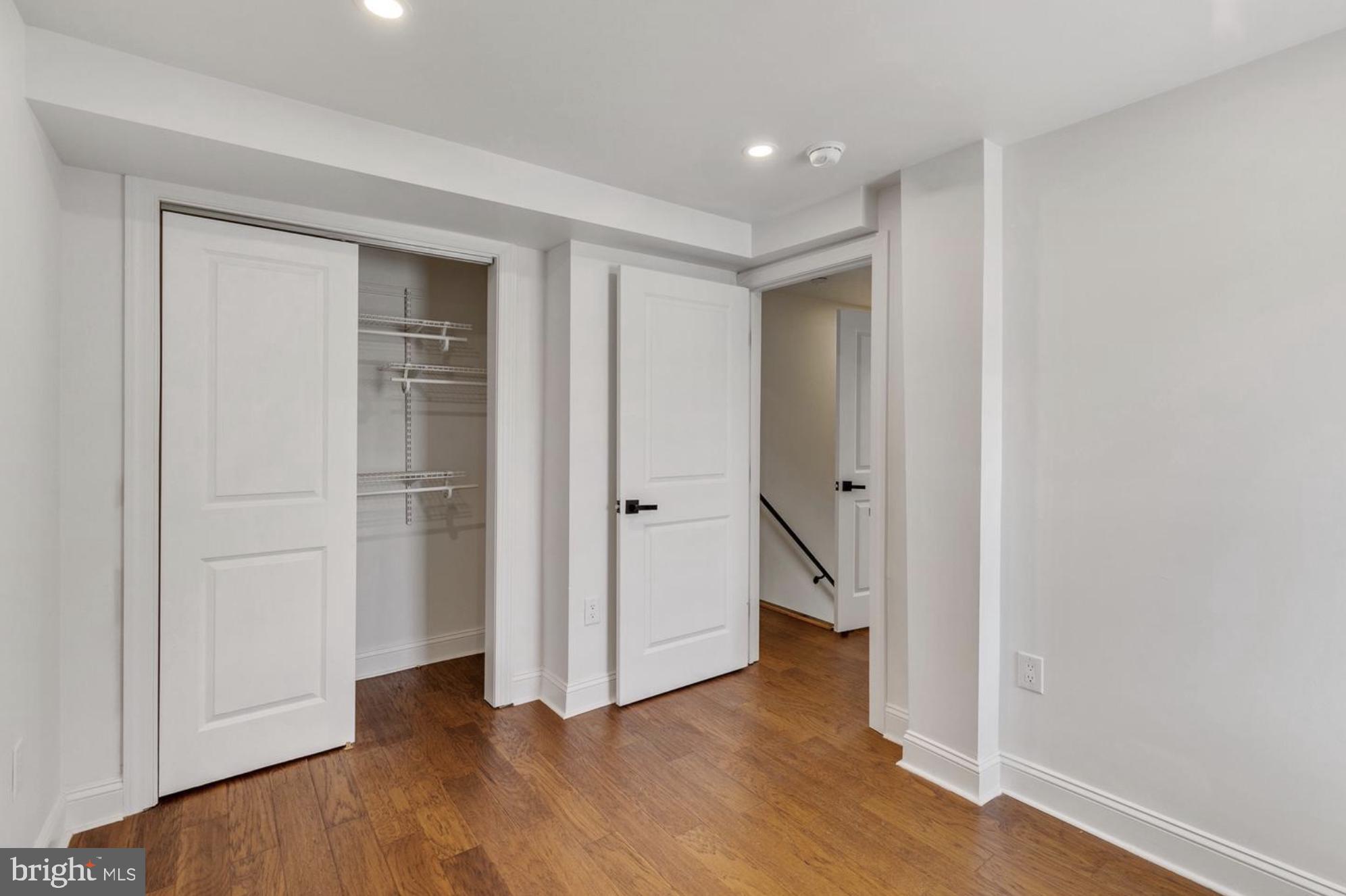 FAIRMOUNT - Commercial Sale