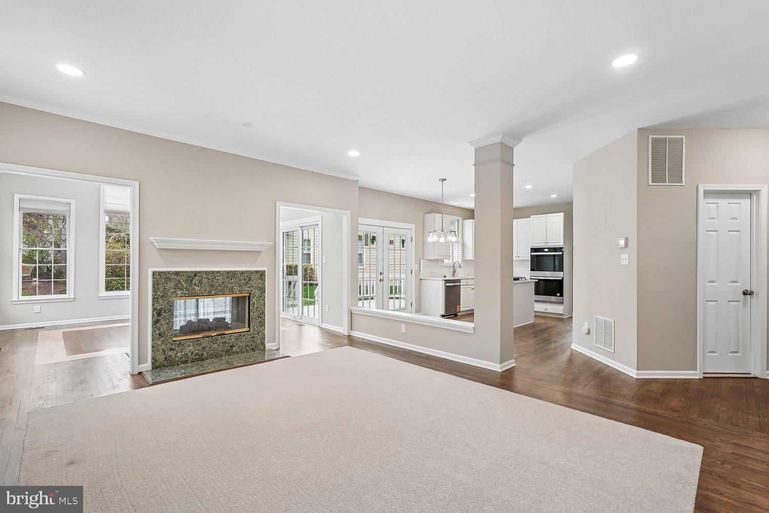 RESTON - Residential