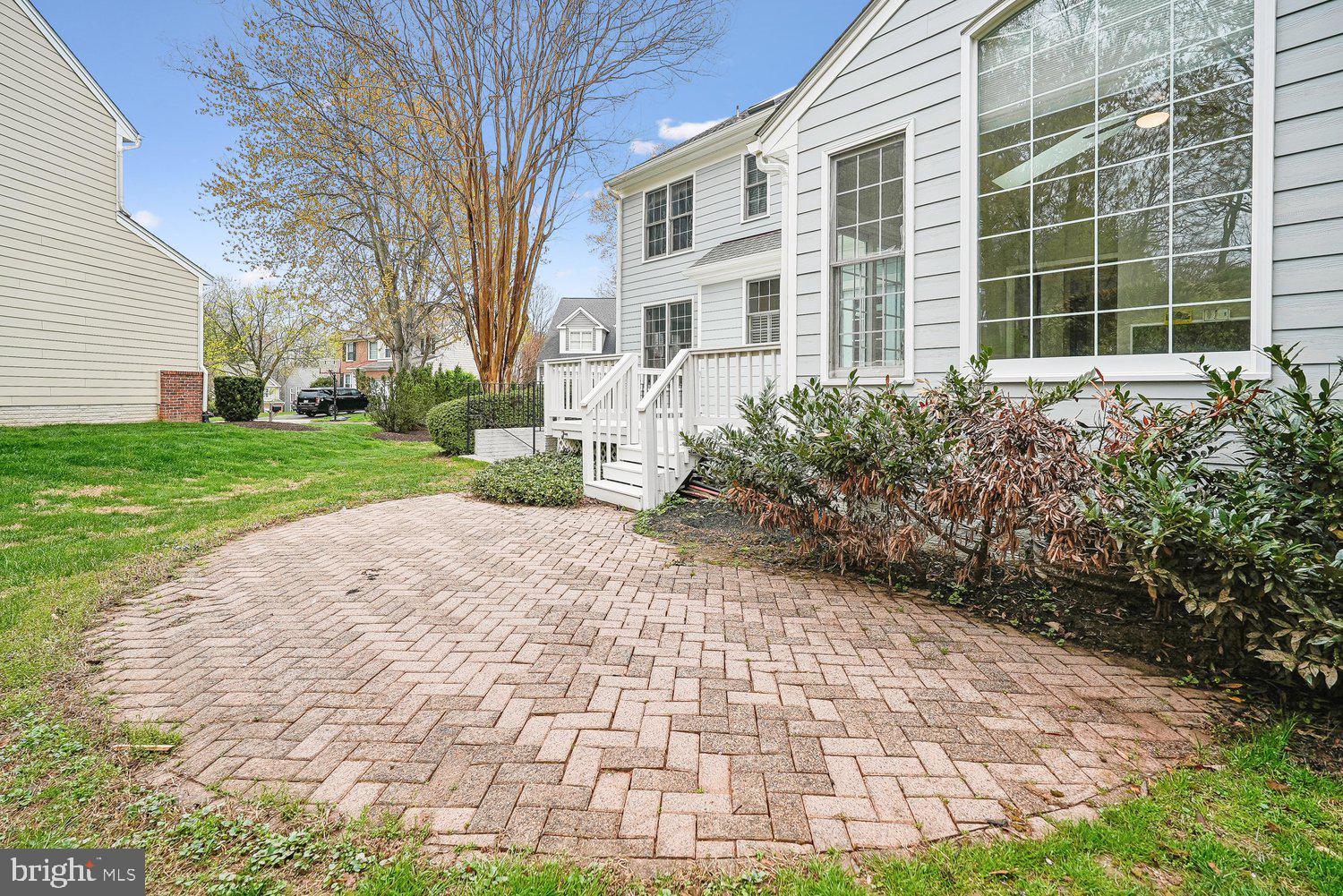 RESTON - Residential