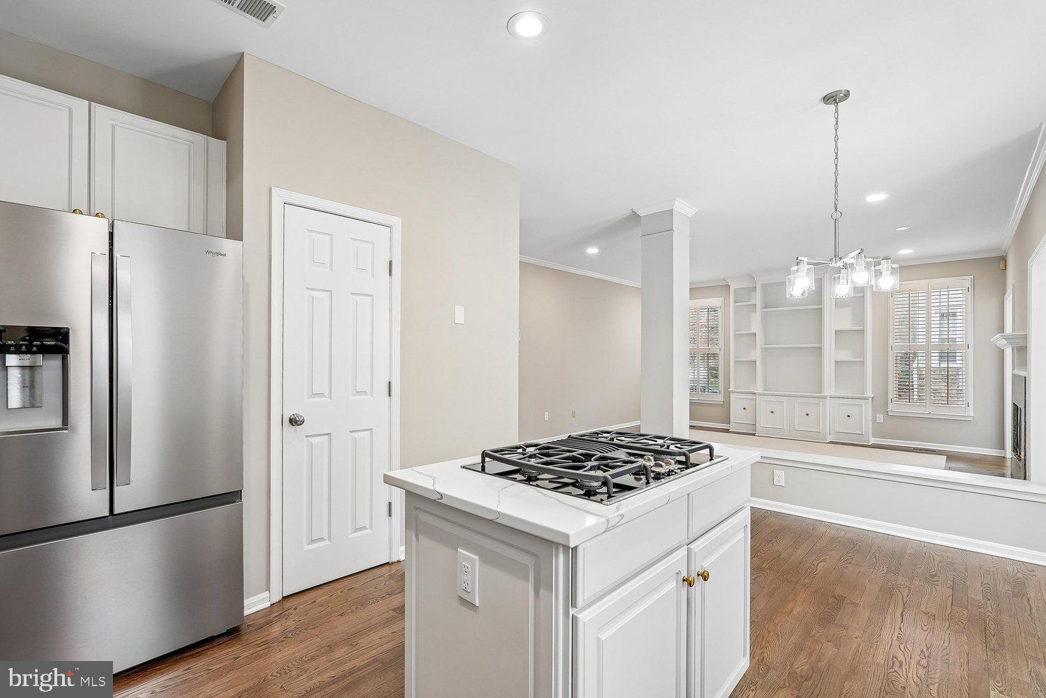 RESTON - Residential