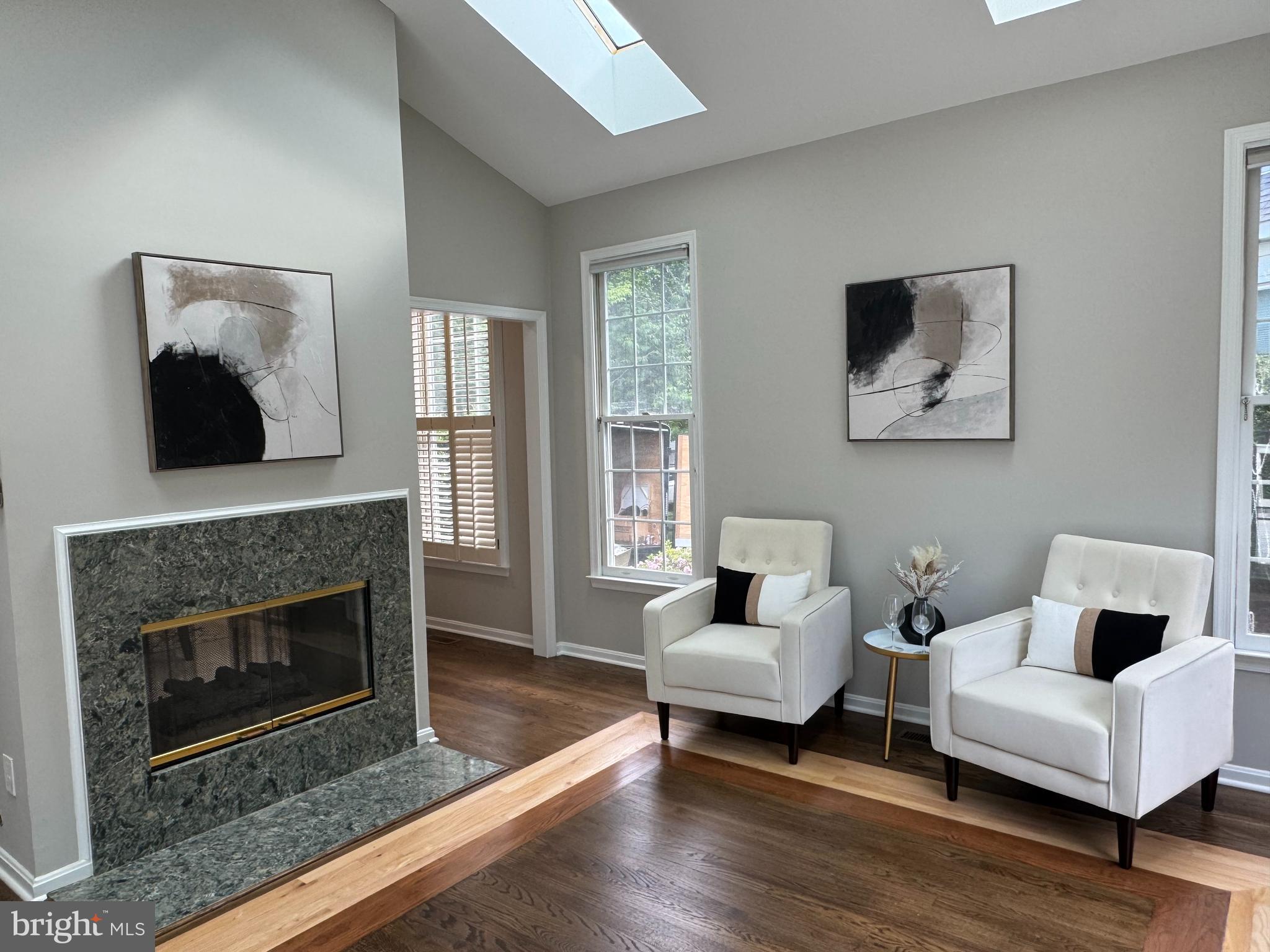 RESTON - Residential