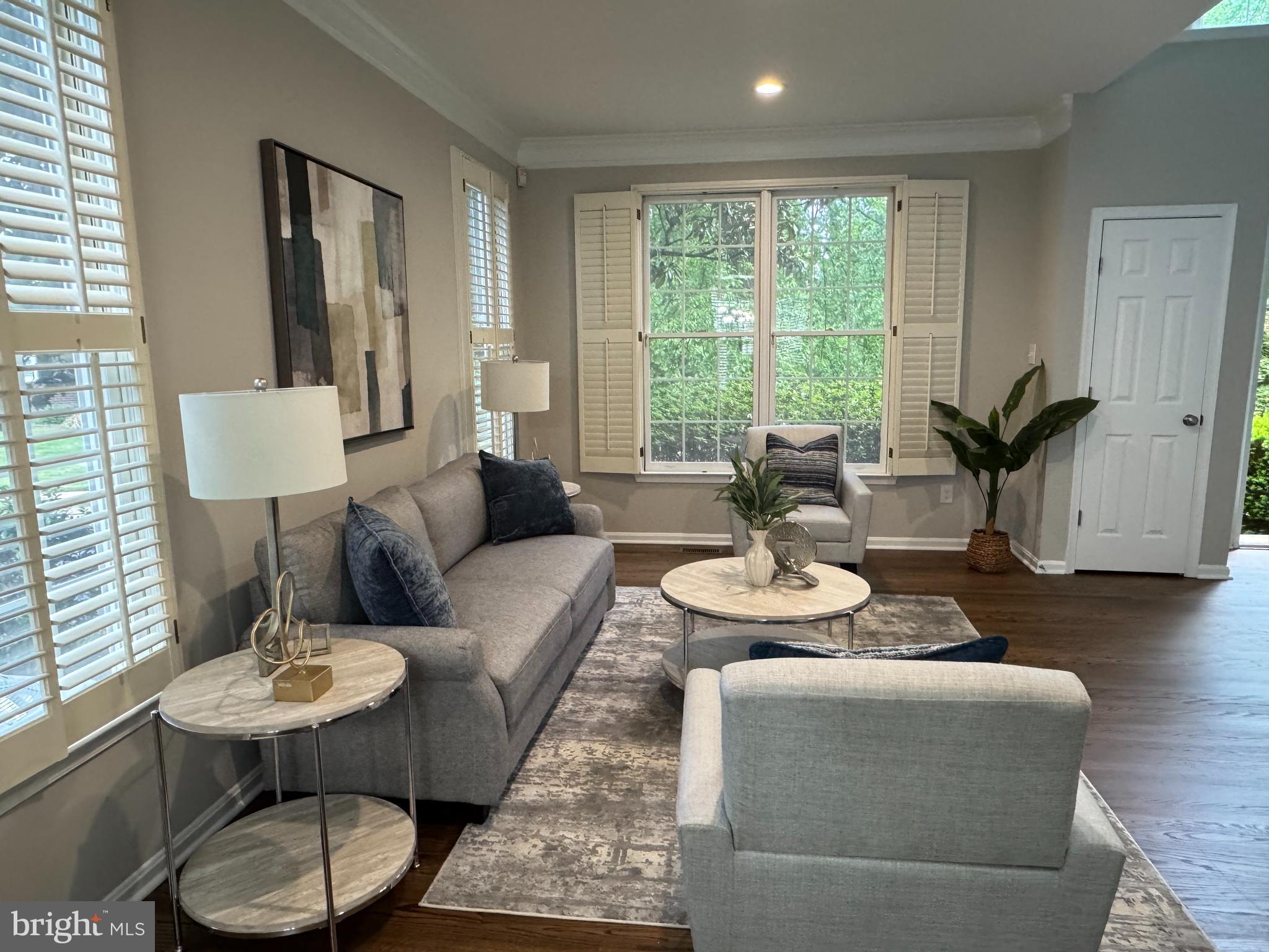 RESTON - Residential
