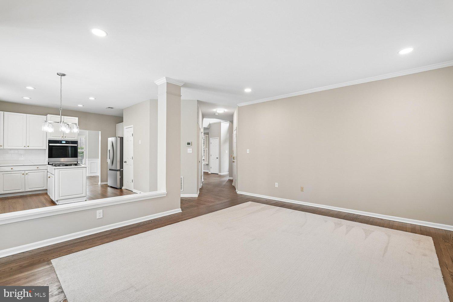 RESTON - Residential