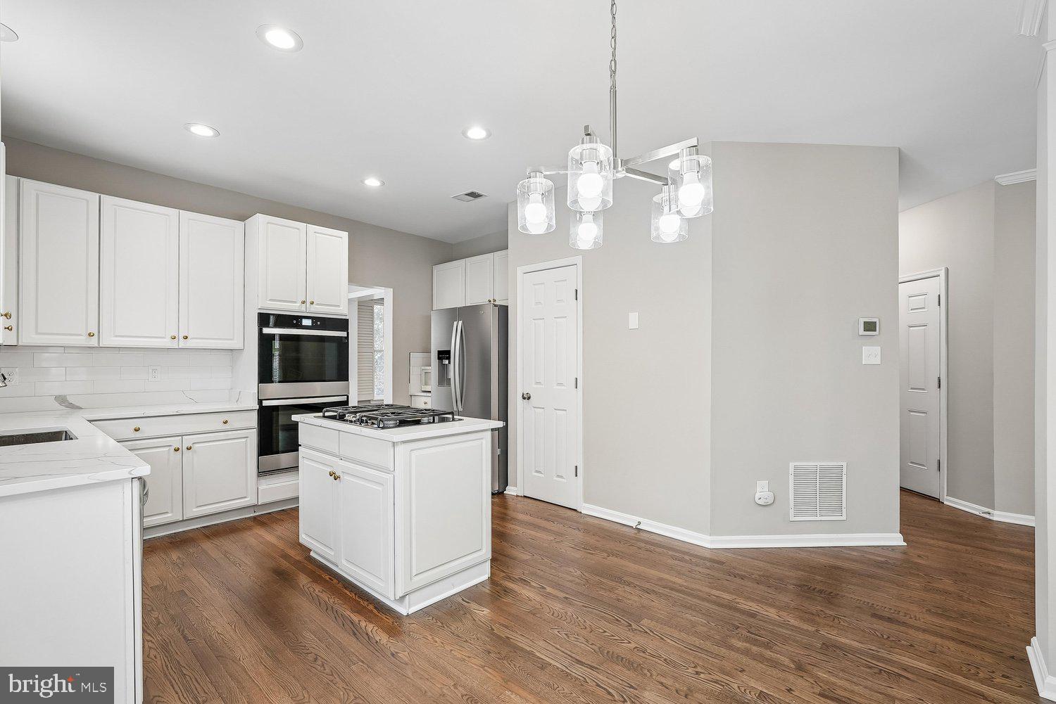 RESTON - Residential