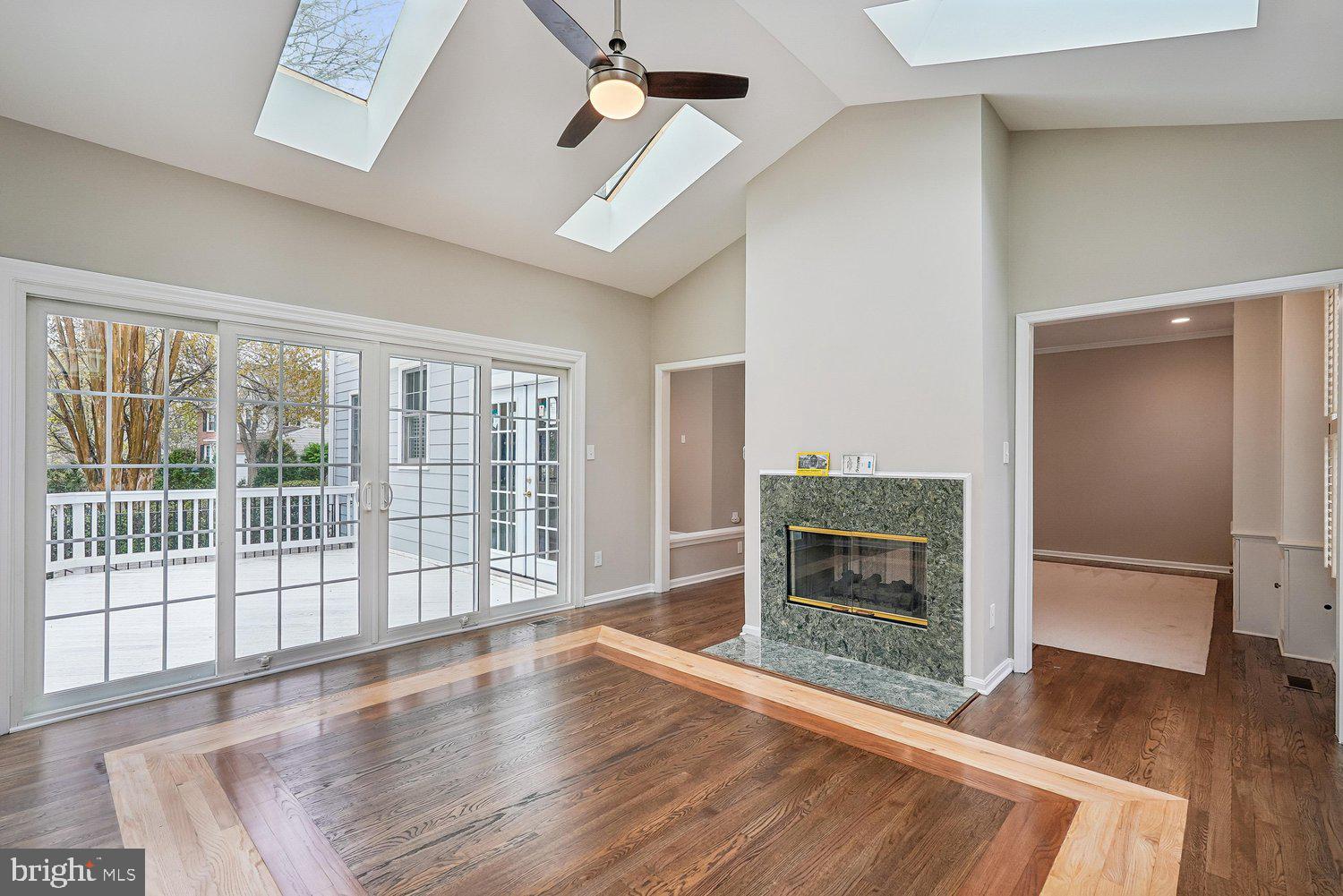 RESTON - Residential