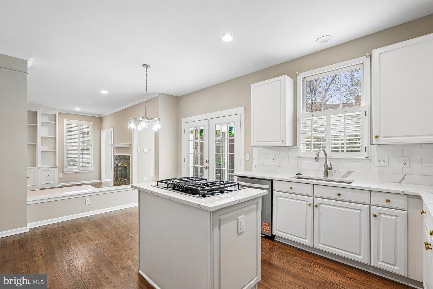 RESTON - Residential