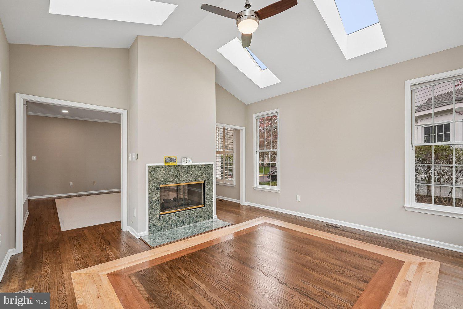 RESTON - Residential