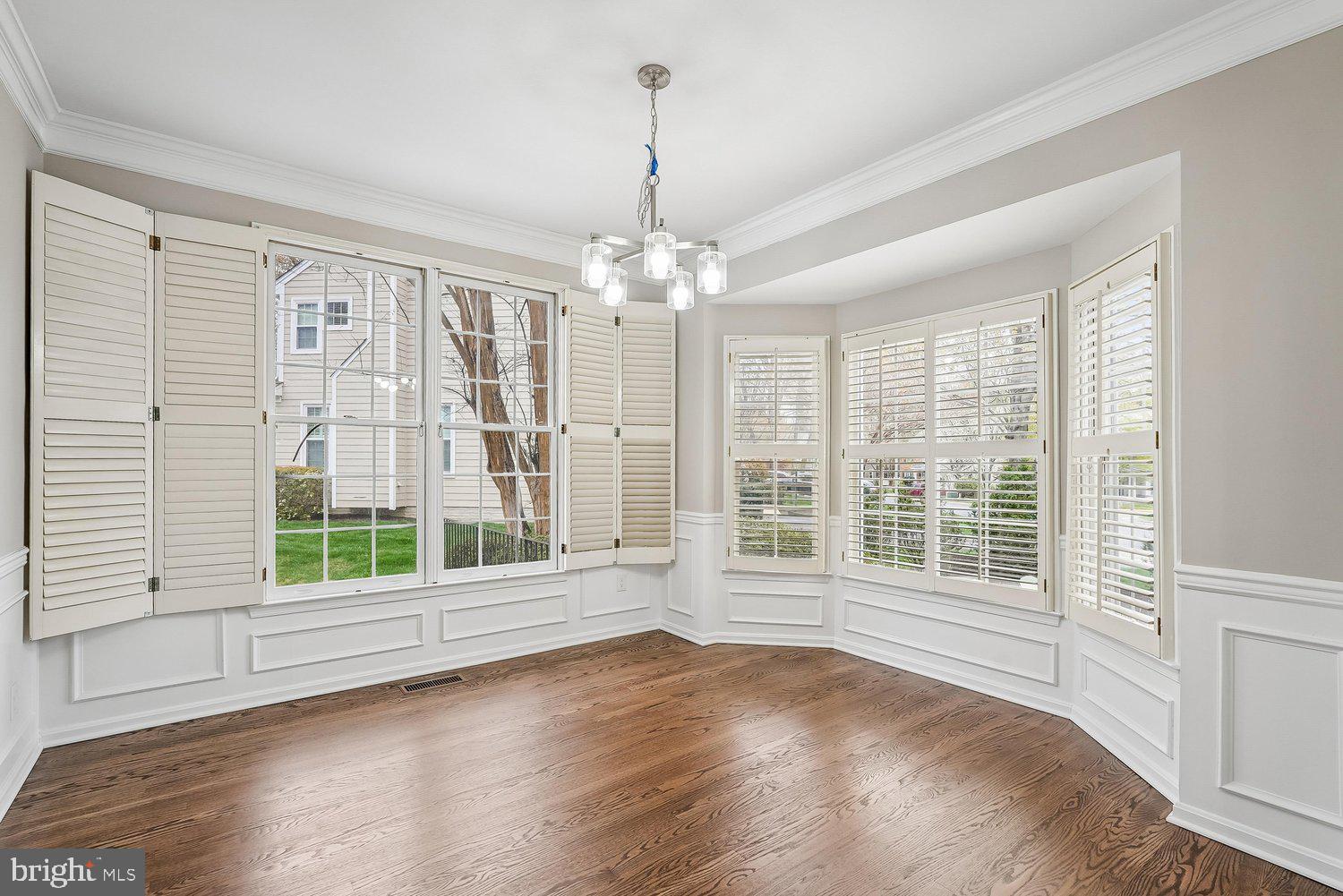 RESTON - Residential