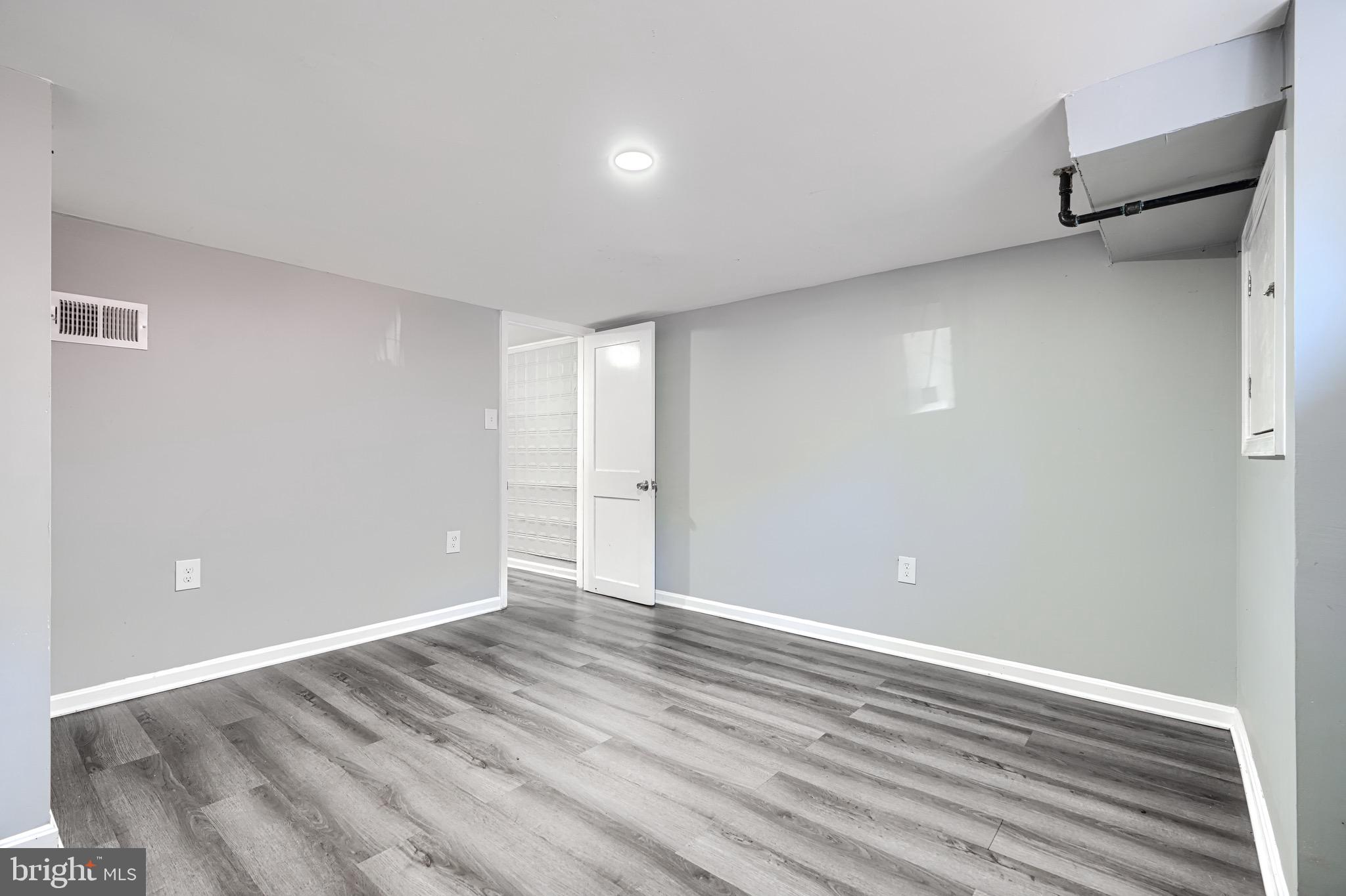 MCELDERRY PARK - Residential Lease