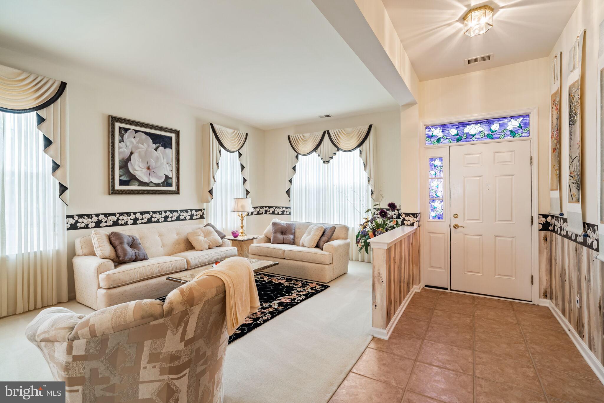 33 SILVER LAKE DRIVE