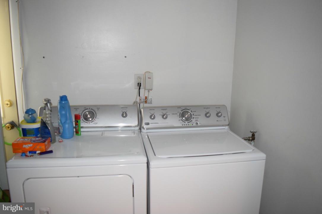 FOXHILL AT BELAIR - Residential