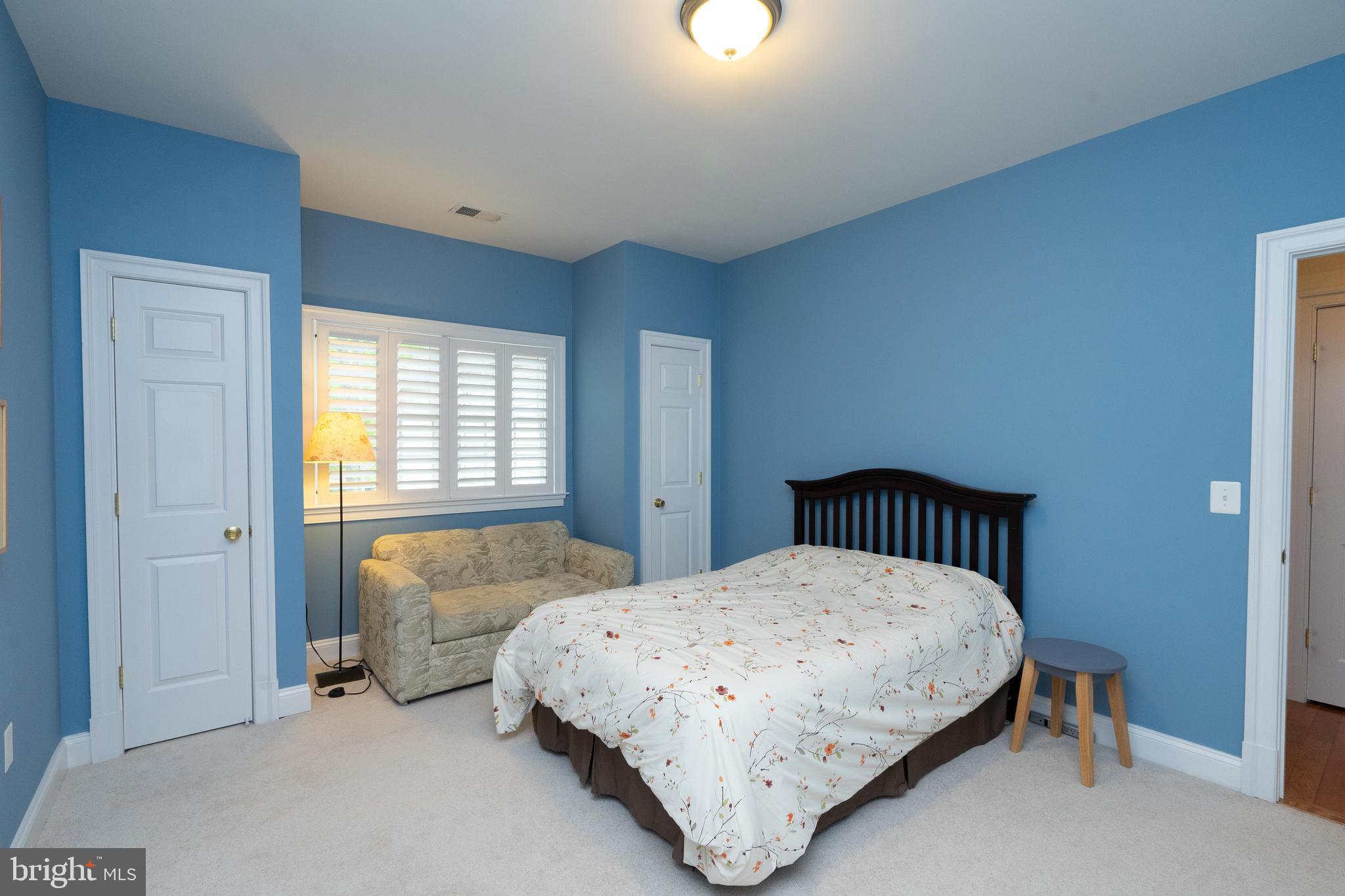 BULL RUN MOUNTAIN - Residential Lease