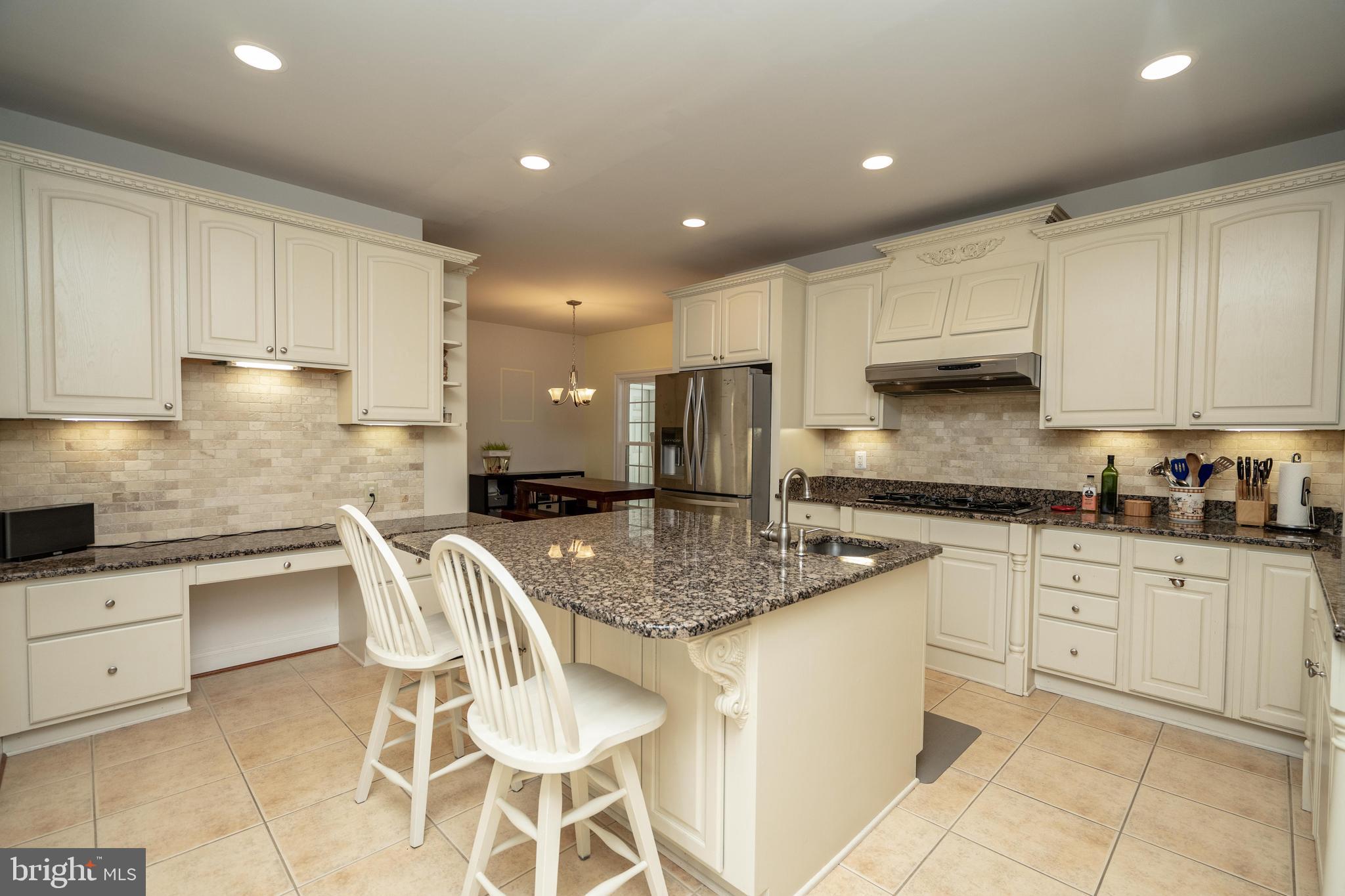 BULL RUN MOUNTAIN - Residential Lease