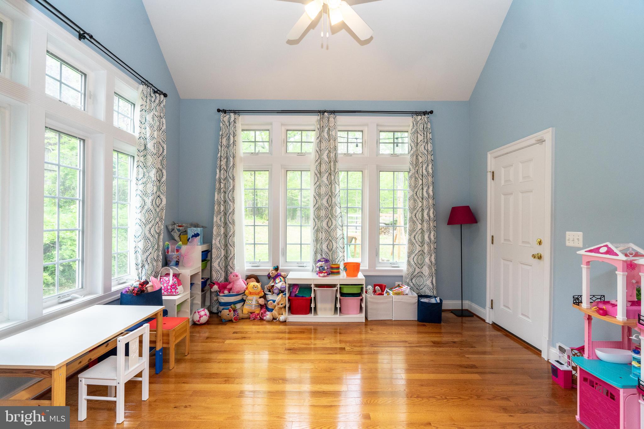 BULL RUN MOUNTAIN - Residential Lease