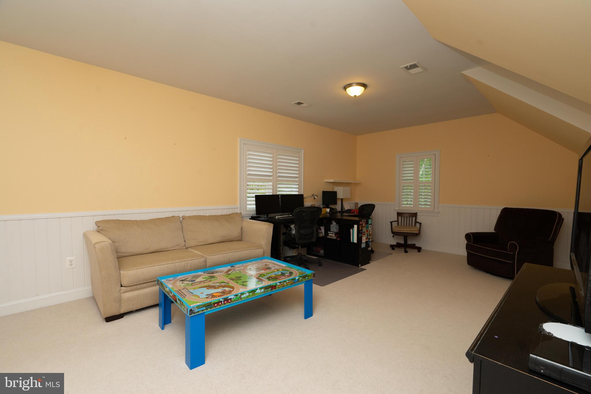 BULL RUN MOUNTAIN - Residential Lease