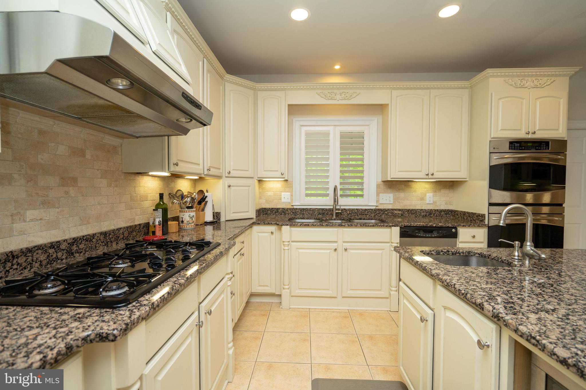 BULL RUN MOUNTAIN - Residential Lease