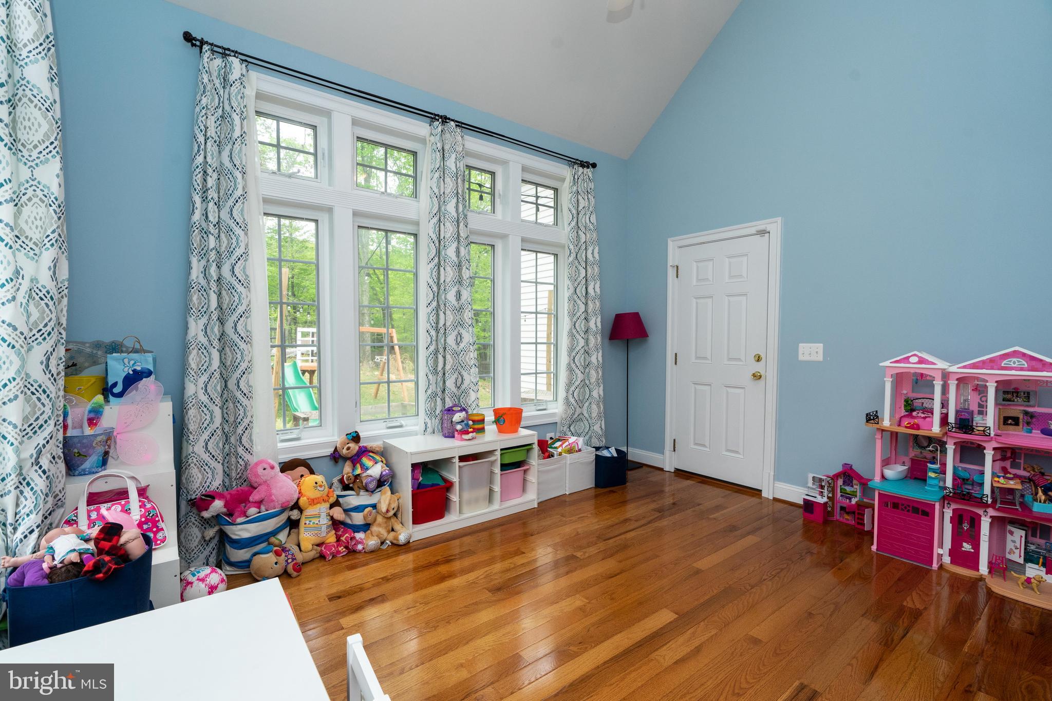 BULL RUN MOUNTAIN - Residential Lease