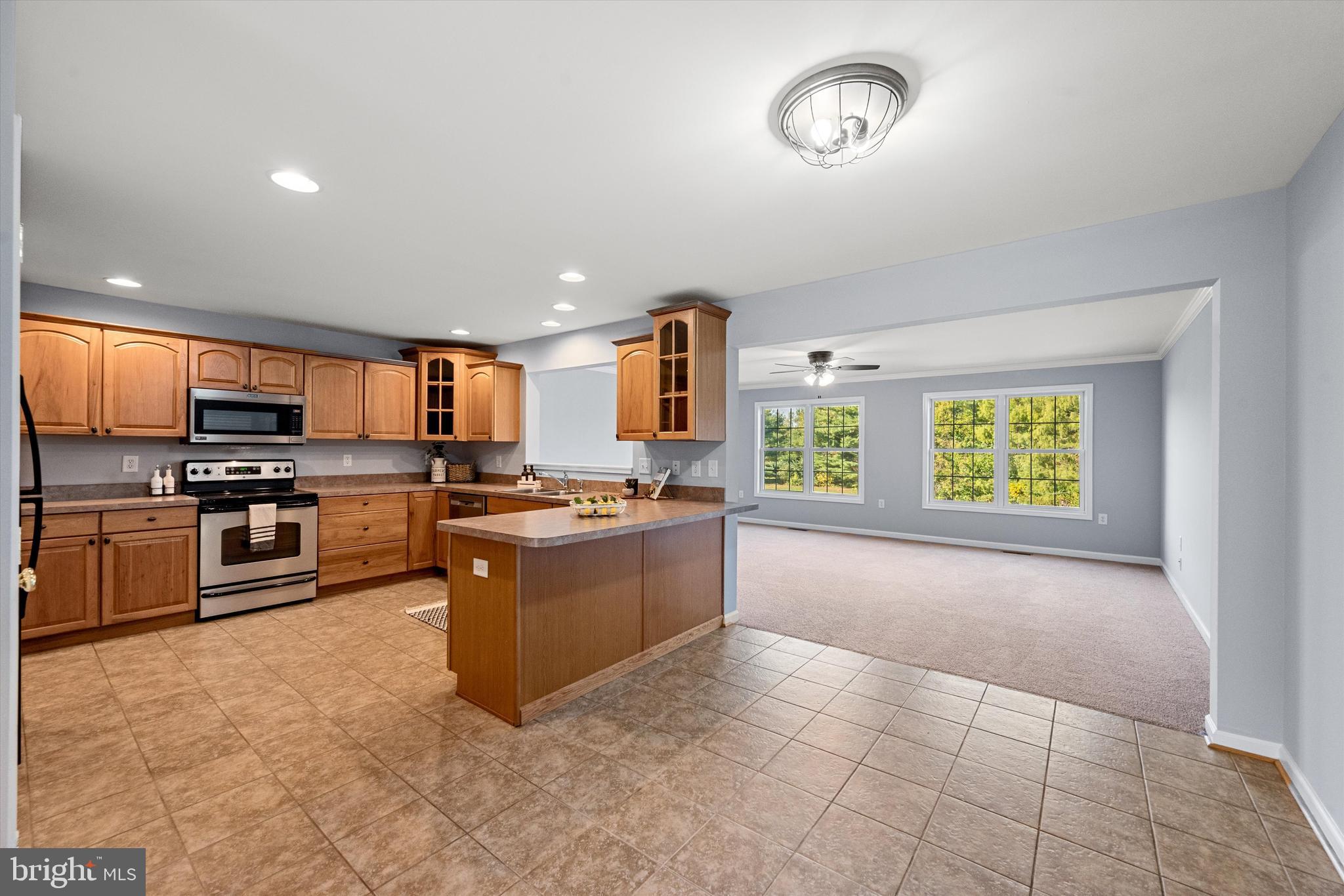 LOCUST HILL - Residential