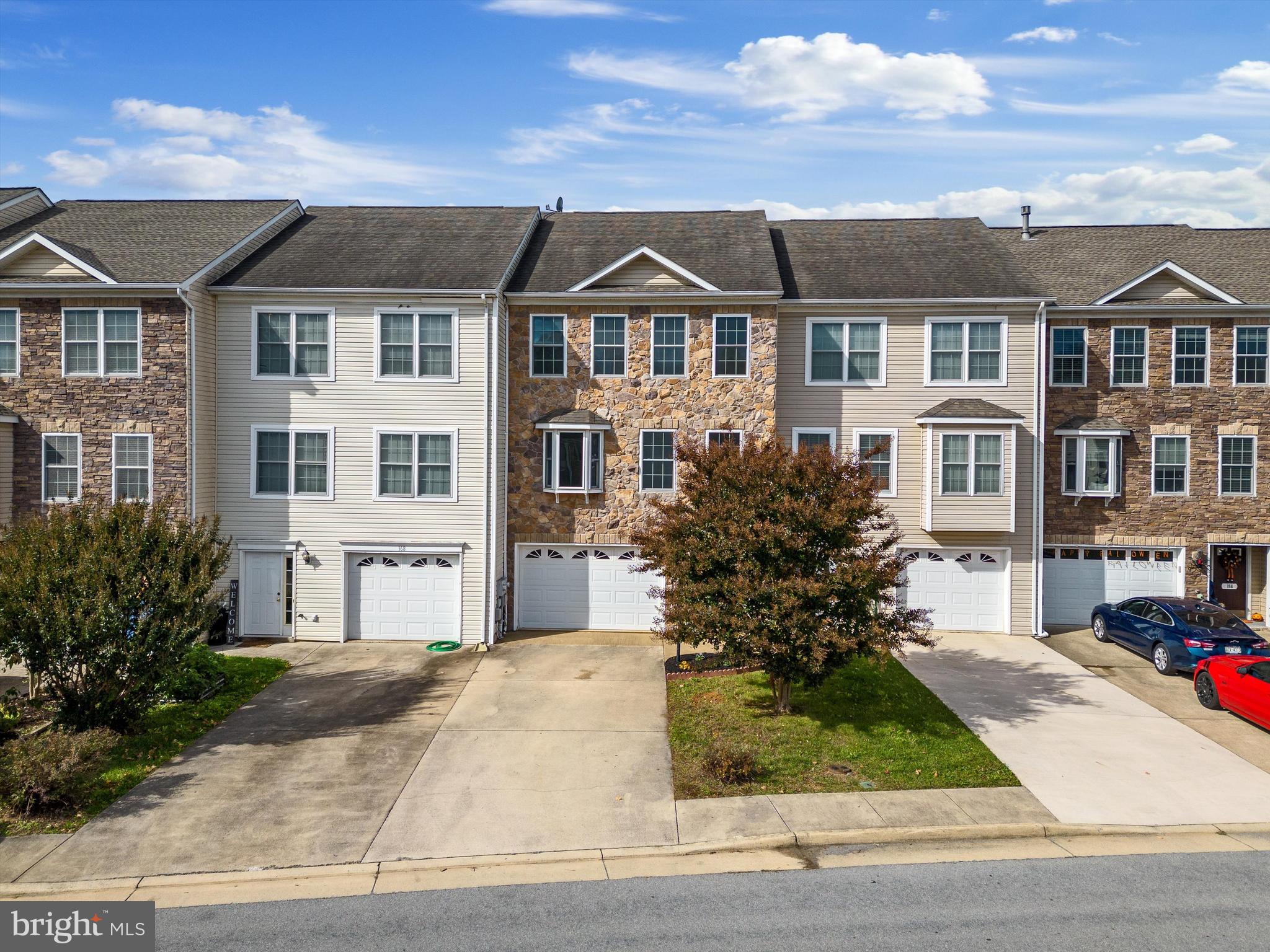 LOCUST HILL - Residential