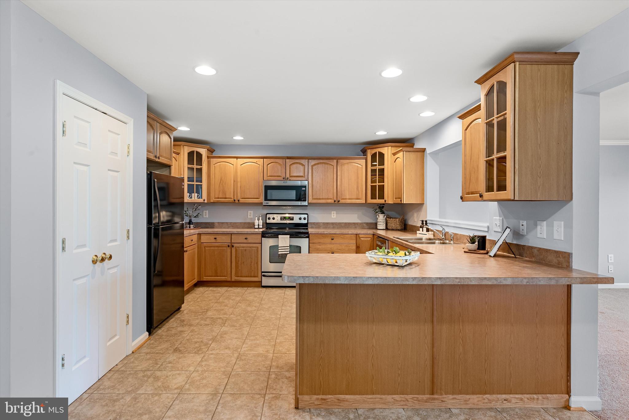 LOCUST HILL - Residential