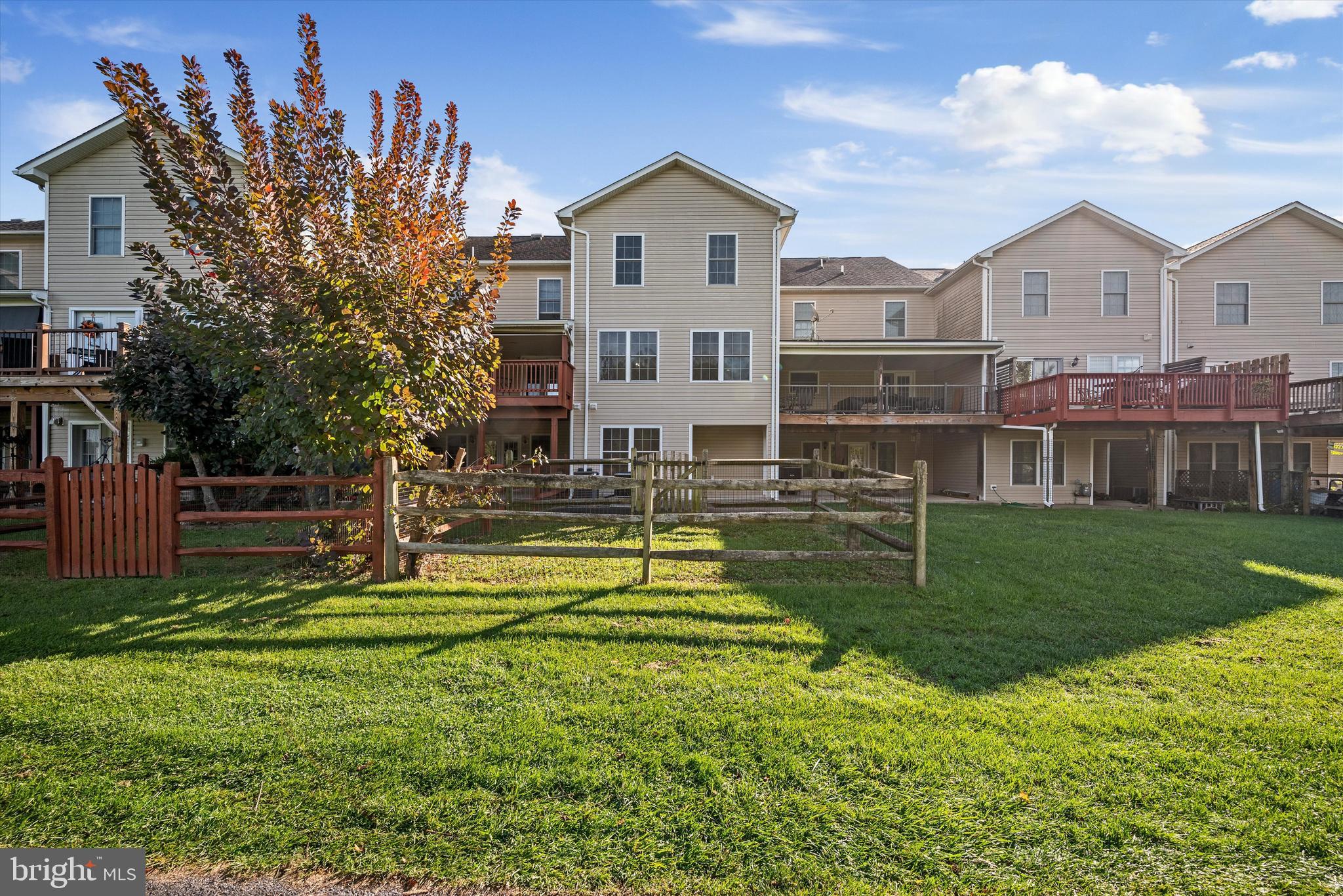 LOCUST HILL - Residential