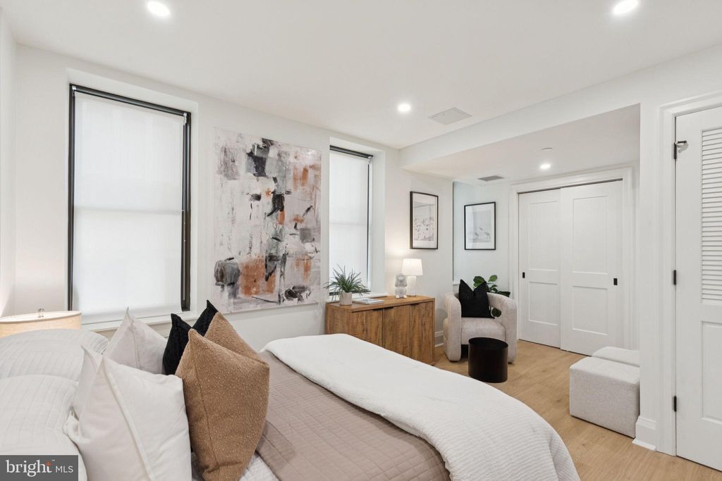 Photo of 135 S 19th Street #403, PHILADELPHIA, PA 19103 (MLS # PAPH2531468)