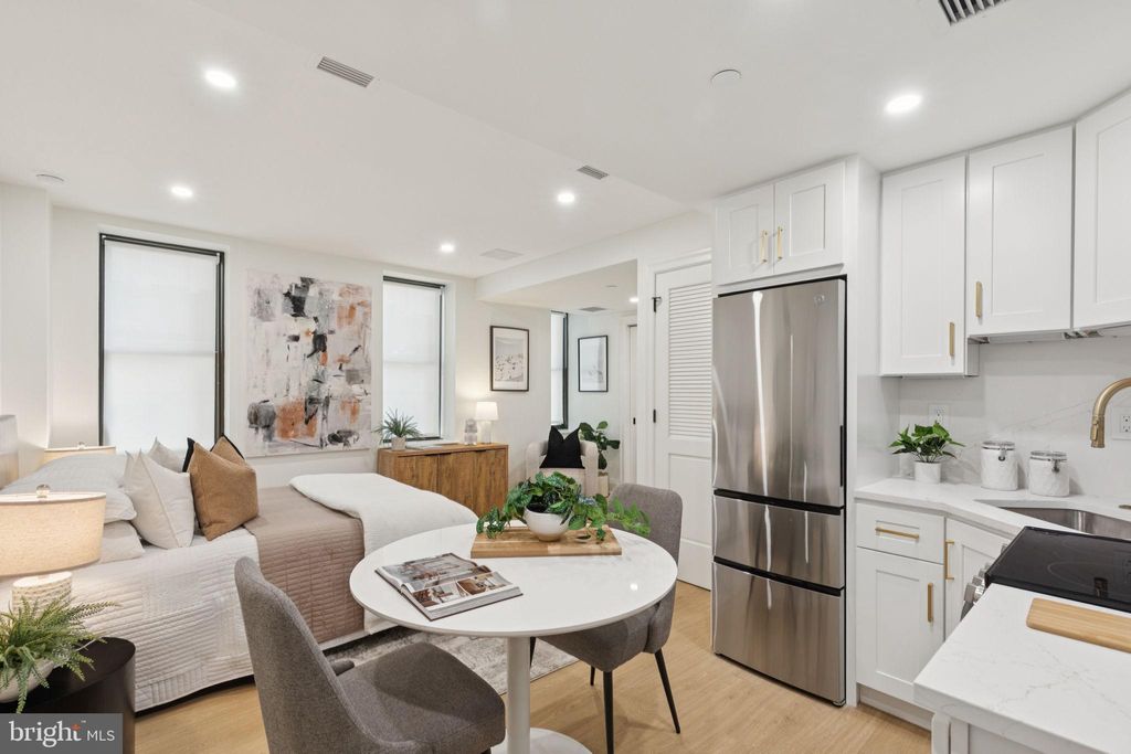 Photo of 135 S 19th Street #403, PHILADELPHIA, PA 19103 (MLS # PAPH2531468)