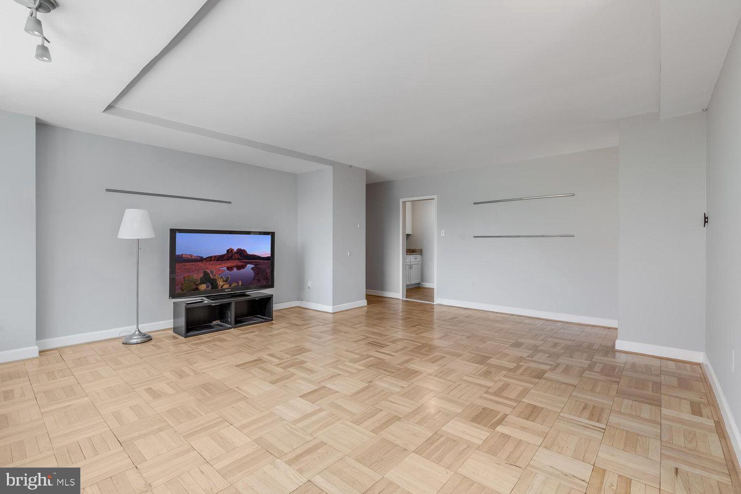 1021 ARLINGTON BOULEVARD 742
