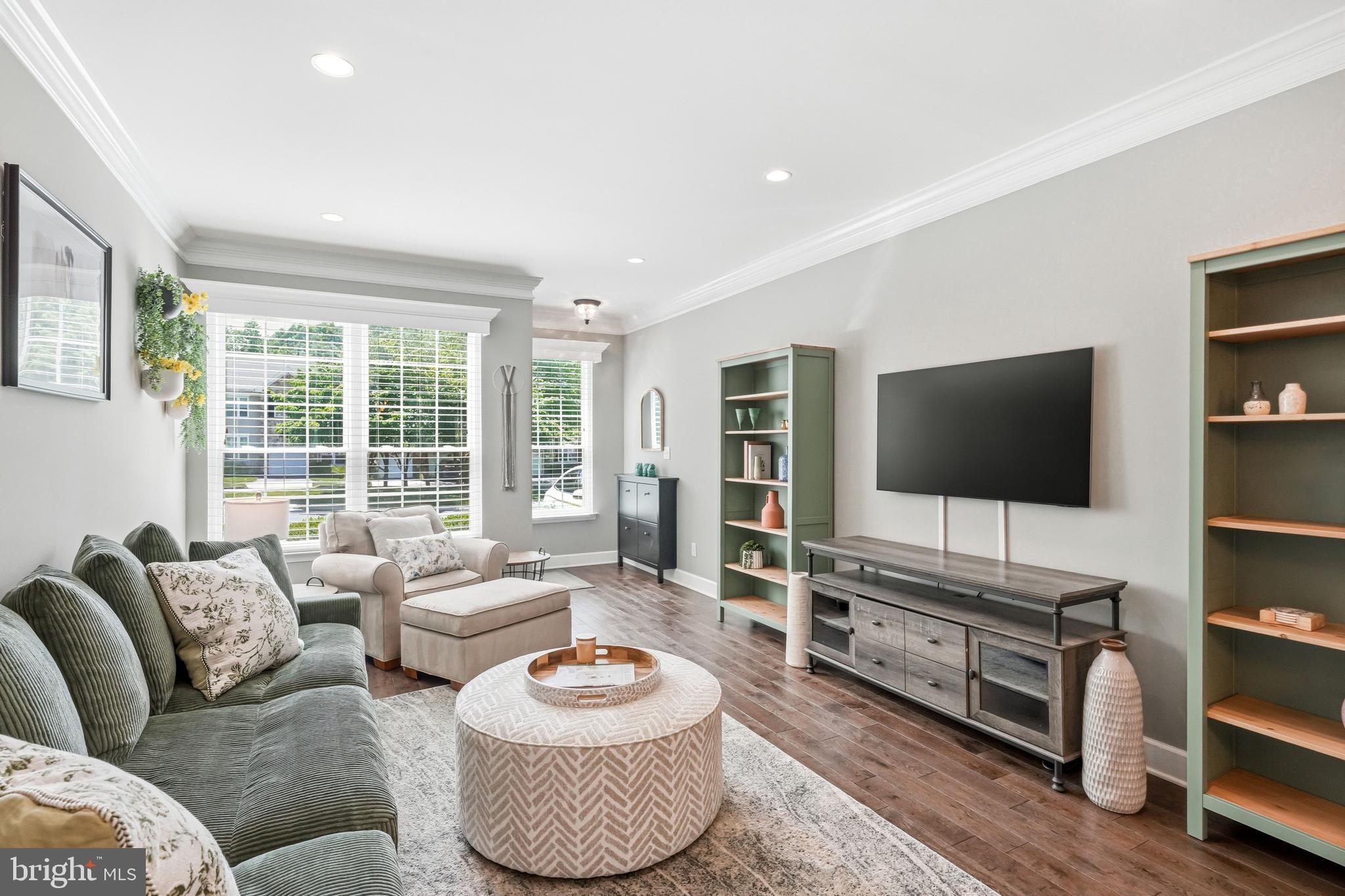 121 FORELOCK COURT