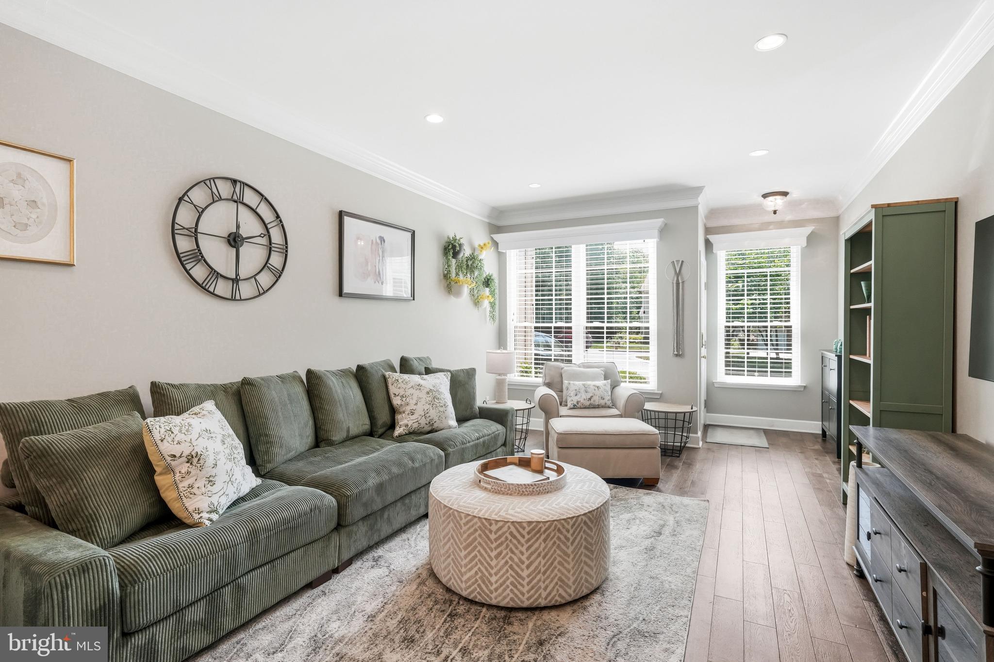 121 FORELOCK COURT