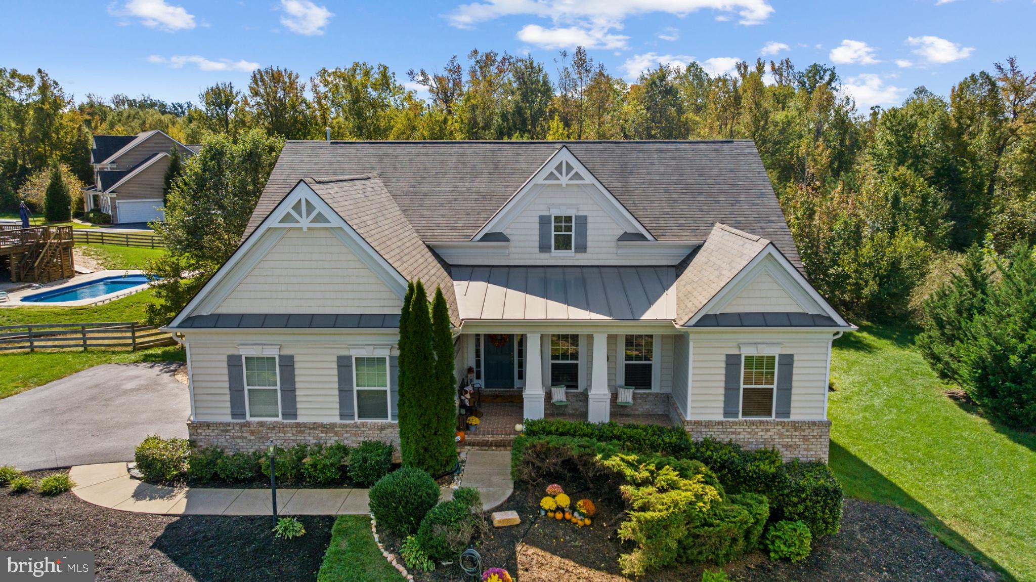 8522 SAWTOOTH LANE