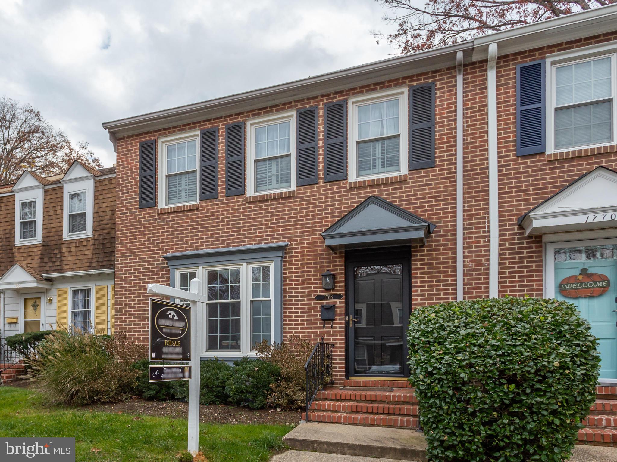 GEORGETOWN HOUSES - Residential