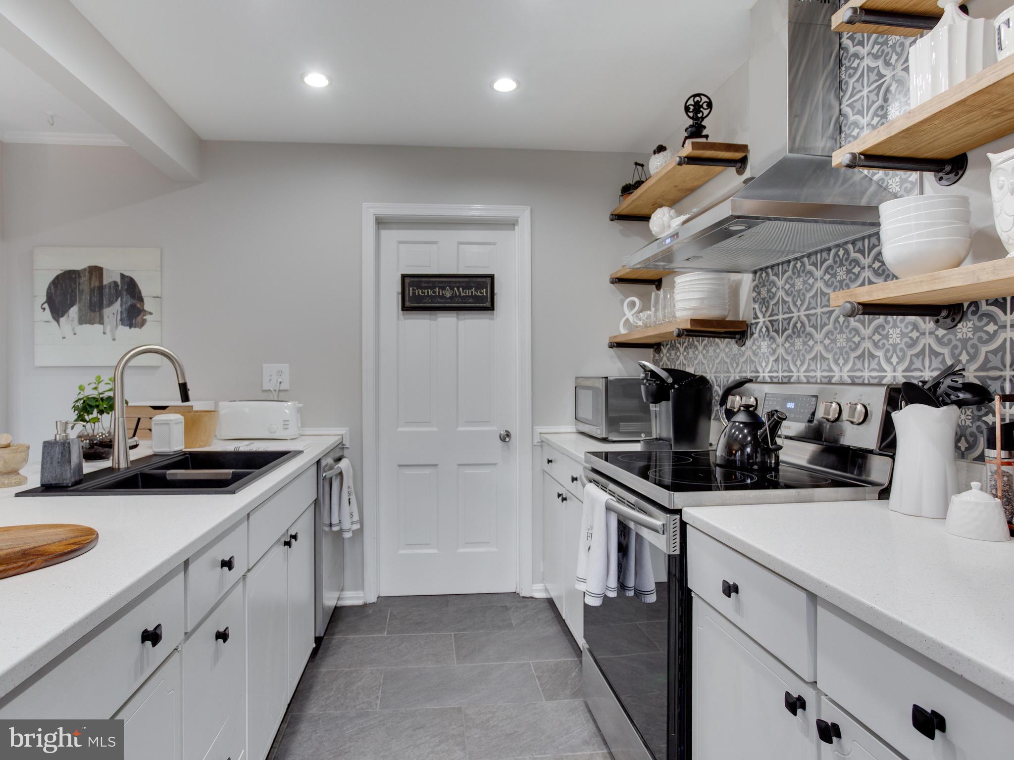 GEORGETOWN HOUSES - Residential