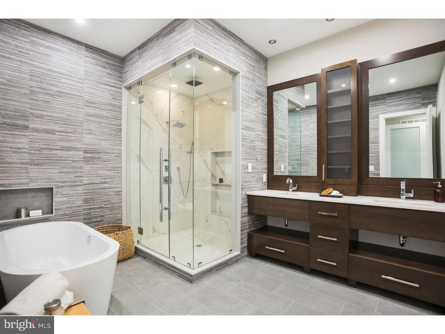 SOCIETY HILL - Residential