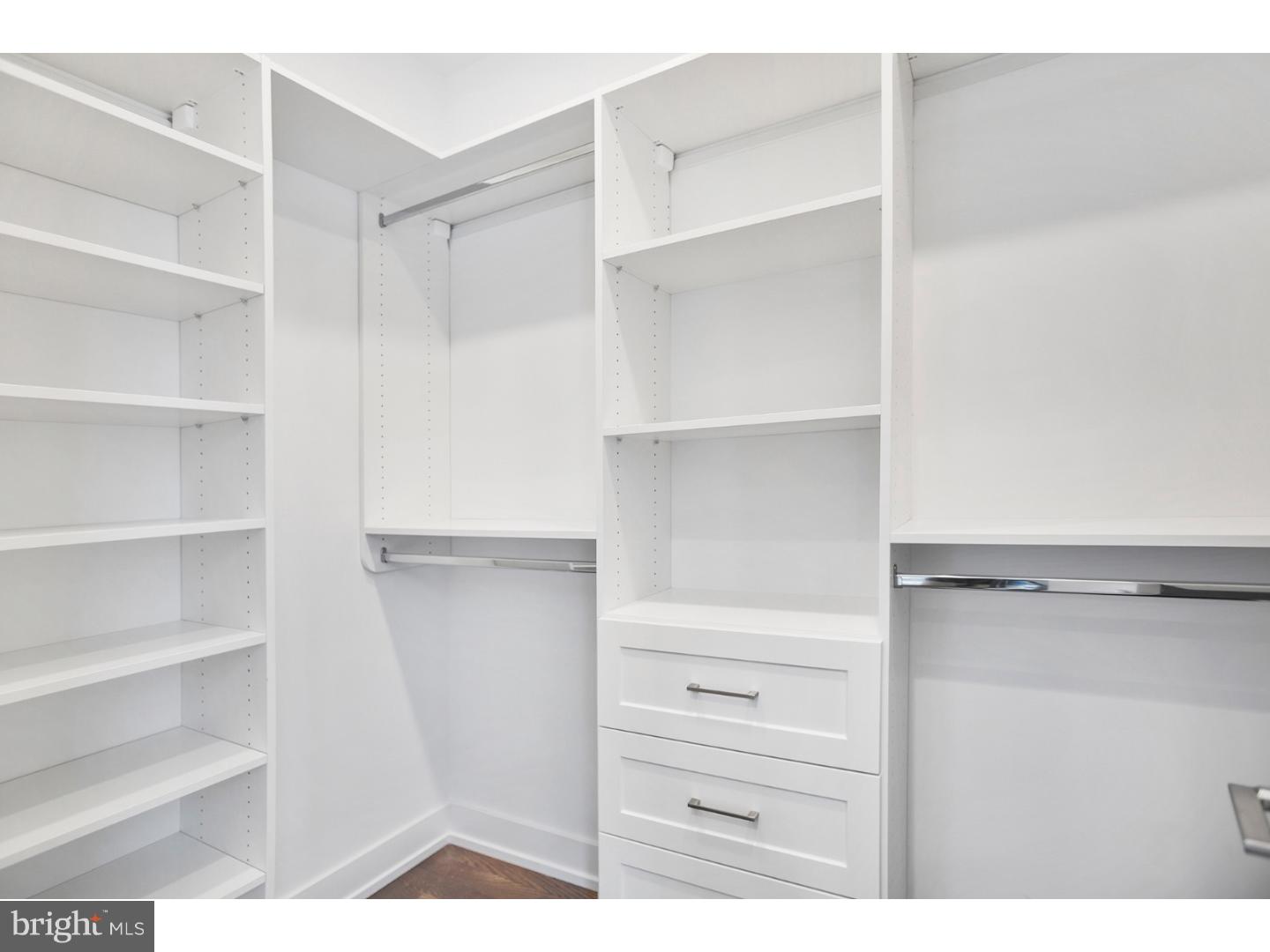 SOCIETY HILL - Residential