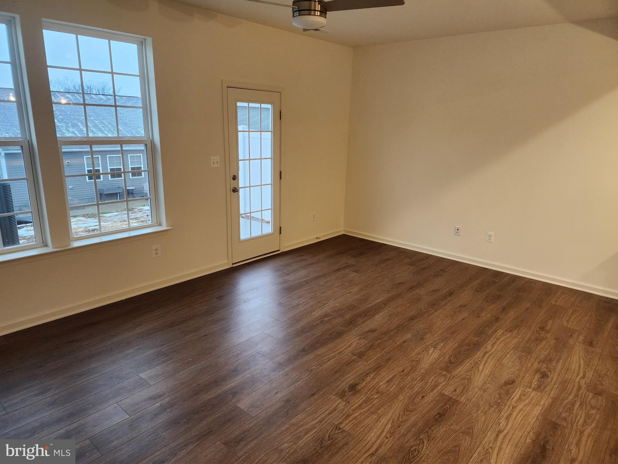 OVERLOOK AT RIVERSIDE TOWNHOMES - Residential Lease