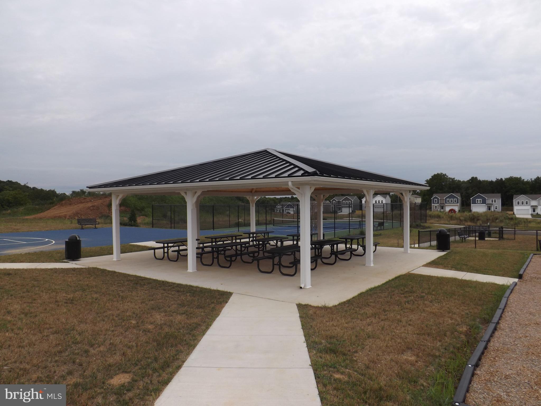 OVERLOOK AT RIVERSIDE TOWNHOMES - Residential Lease